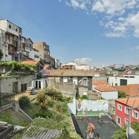 Clerigos Old Town Apartment